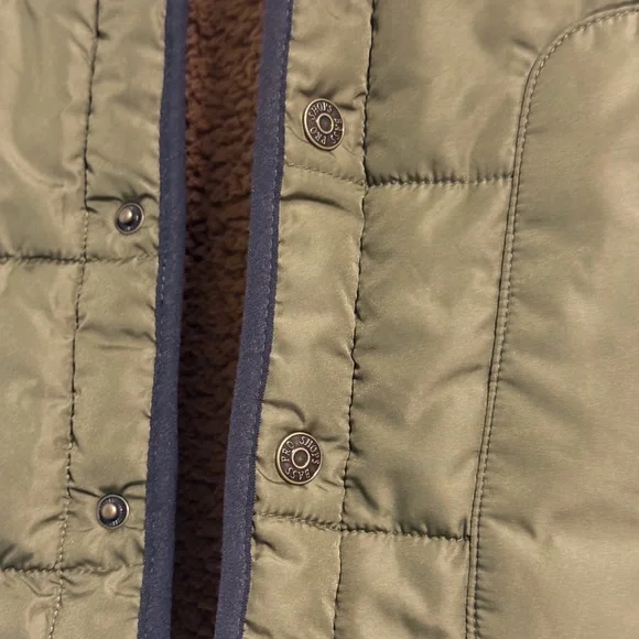 Bass Pro Shops Youth L Hooded Fleece-Lined Vest | Green Black Outdoor - Picture 2 of 16